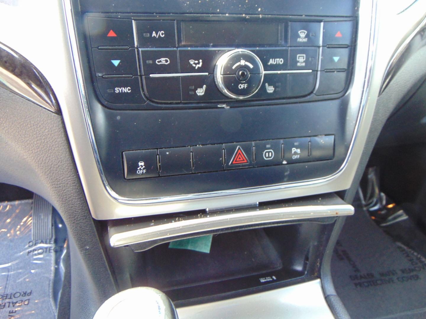 2012 White Jeep Grand Cherokee (1C4RJFAG9CC) with an V6 Flex Fuel 3.6 Liter engine, Automatic, 5-Spd transmission, located at 2105 Dixie Hwy, Louisville, KY, 40210, (502) 772-3333, 38.220932, -85.795441 - Photo#18